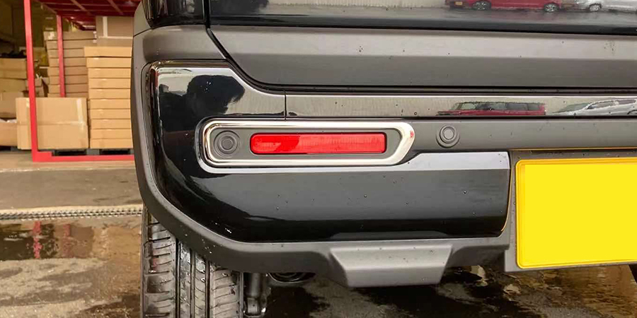 Enhance The Appearance And Car Safety With Right Accessories